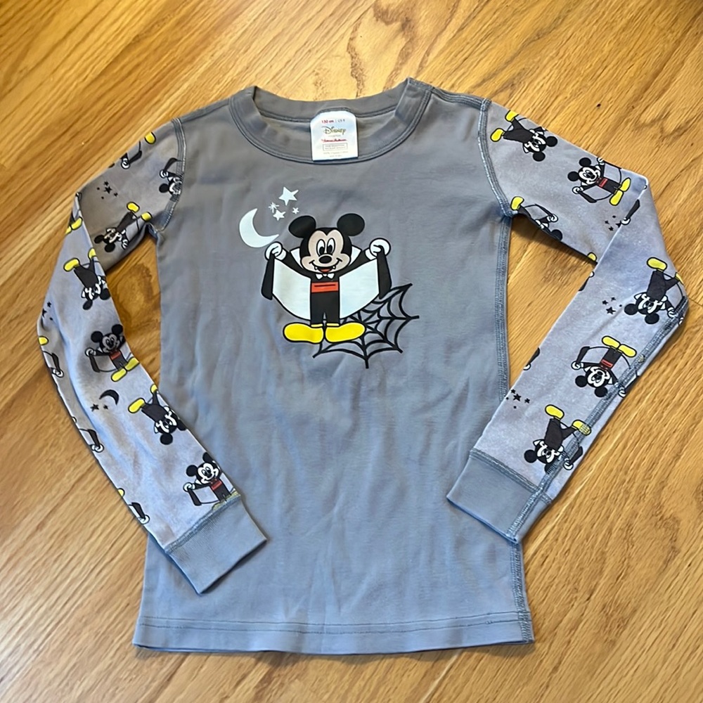 Hannah Anderson pajama top Mickey Mouse vampire size 8 Halloween unisex